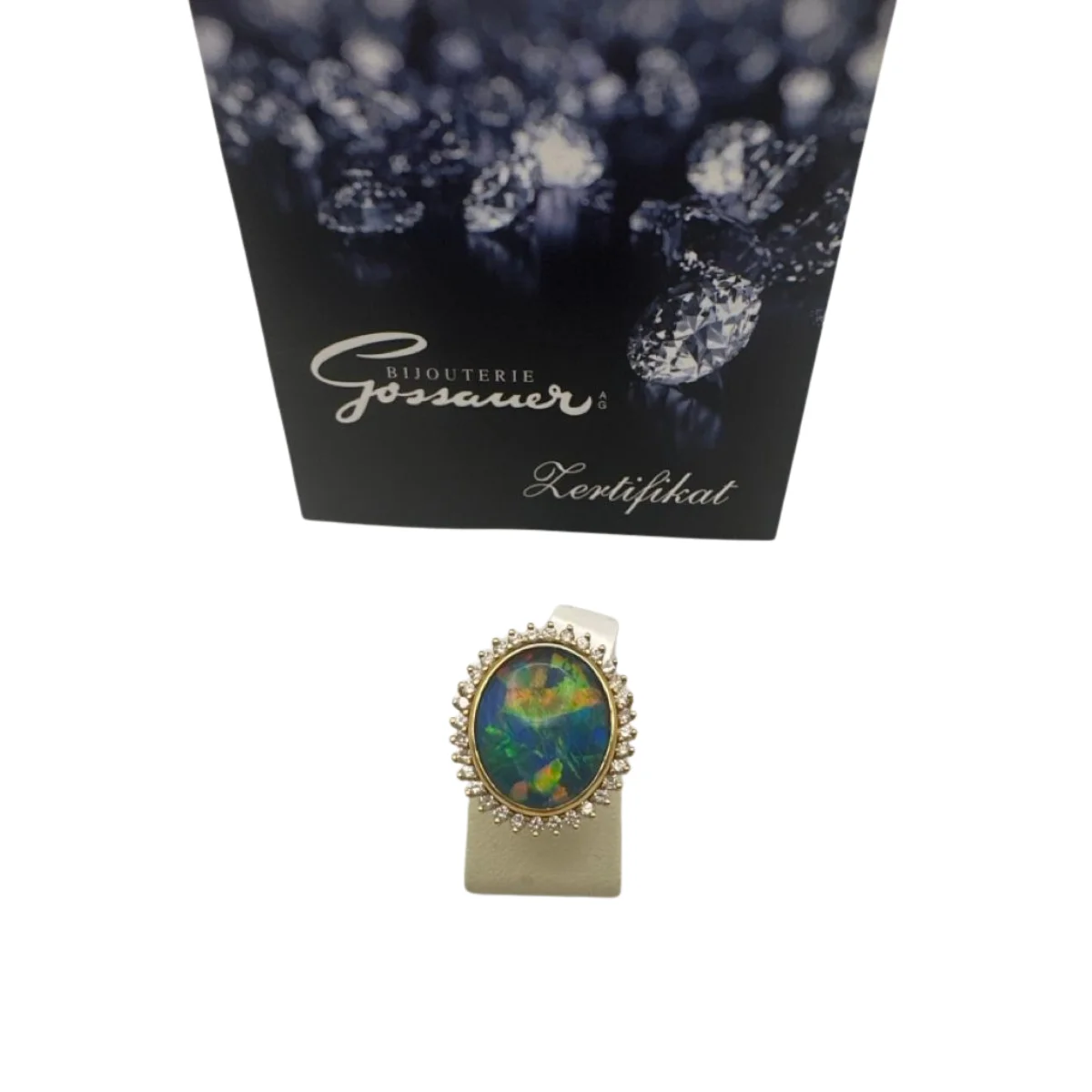 18k-gelbgold-ring-mit-opal-32-brillanten